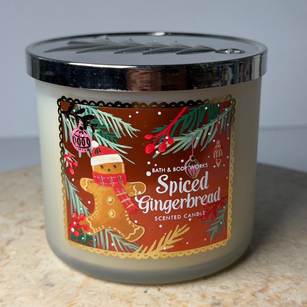 Bath & Body Works Spiced Gingerbread 3-Wick Candle 14.5oz Holiday Gingerbread